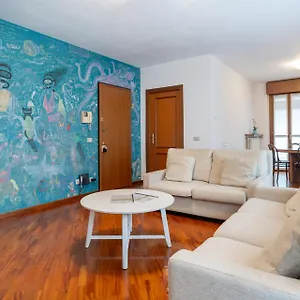 Apartament Spacious Bright Near Center And With Air Conditioning, Lecco