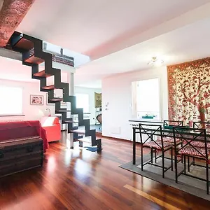 Sunflower With Private Terrace And Lift Appartamento Genova