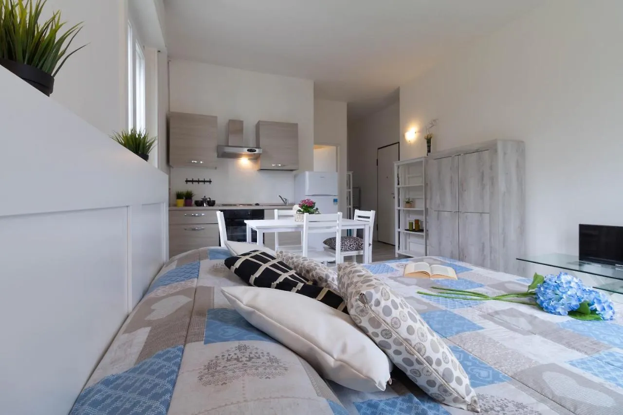 Apartment Le Casette Di Laura - Affitti Brevi Italia Lecco Italy