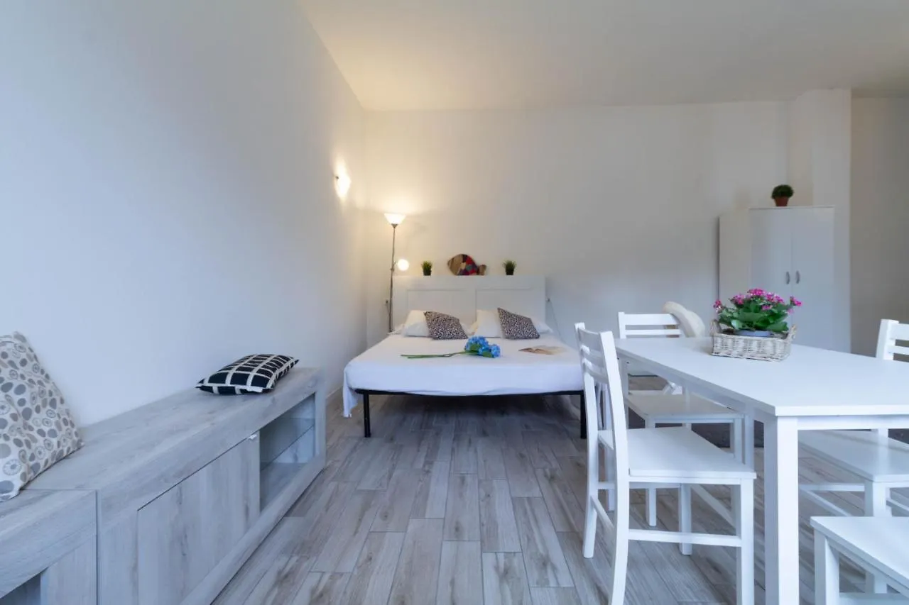 Apartment Le Casette Di Laura - Affitti Brevi Italia Lecco